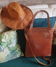 Borsa E Cappello In Cuoio Pelle Rigida Vissuta Vintage Artigianale 