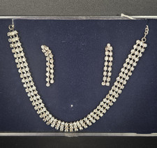 Set collana e orecchini