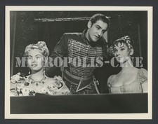 ANITA EKBERG VITTORIO GASSMAN E AUDREY HEPBURN NEL FILM GUERRA E PACE 1955