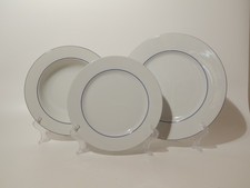 VINTAGE SERVIZIO TAVOLA PIATTI PORCELLANA BIANCA PROFILO BLU THUN 1794