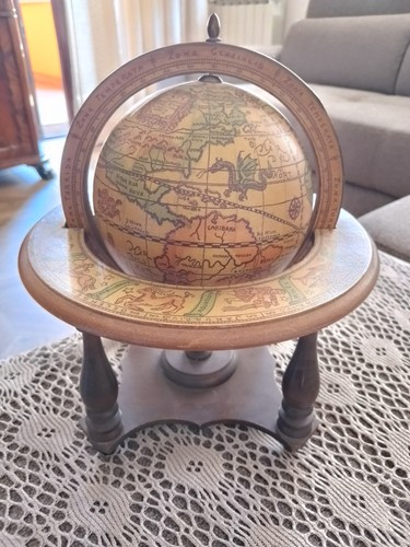 Mappamondo tornito legno - in,
