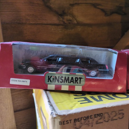Kinsmart diecast pull back - kinsmart,