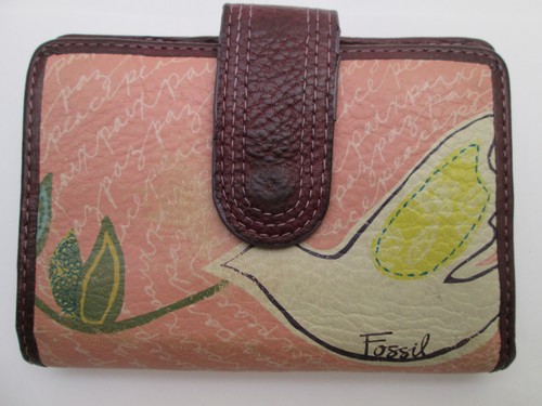 Fossil - -,