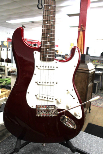 Refurb fender squier classic - refurb,