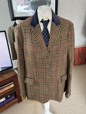 Giacca Superior Showing Attire