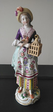 Statuina di donna con