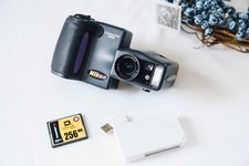 Nikon Coolpix 990 3,34 MP CCD
