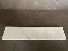 LISTELLO/GRECA IN MARMO BIANCO PERLINO LUCIDATO E SABBIATO CON DECORO GEOMETRICO