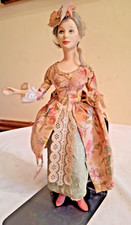 BAMBOLA IN PORCELLANA  VITTORIANA CON VESTITI DELL'EPOCA  VEDI FOTO E DESCR.