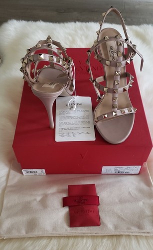 Scarpe con tacco alto