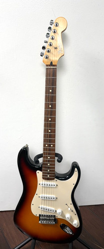 Fender standard stratocaster - fender,