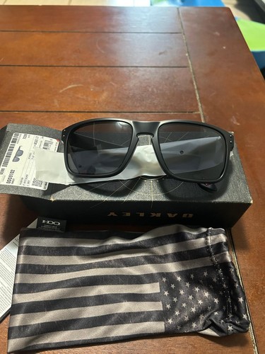 Oakley holbrook - oakley,
