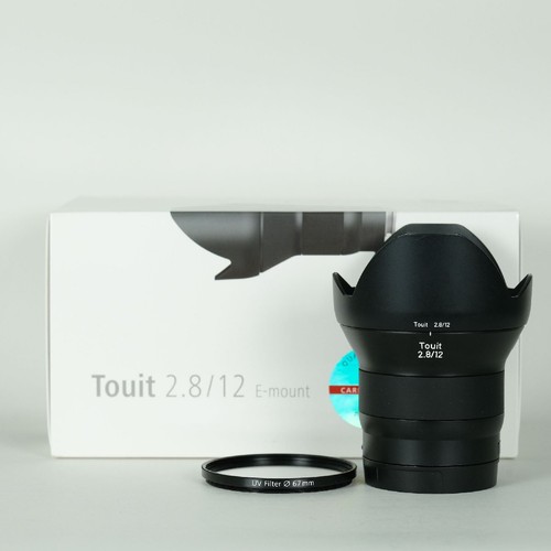Carl zeiss touit - mm, f2.8