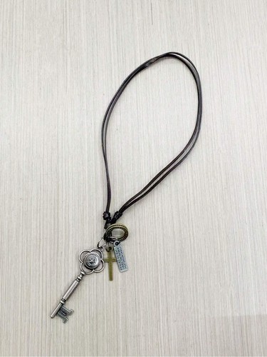 Collana uomo cordino chiave - , e