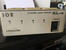 Caricabatteria  per batterie tipo NP-1, per videocamere professionali I-D KL-4