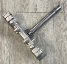 Piastra inferiore forcelle