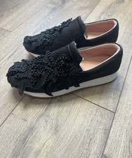 Sneakers Zara nere floreali