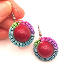 Orecchini BOHO CHIC MACRAME' ARCOBALENO su PIANETA ROSSO.