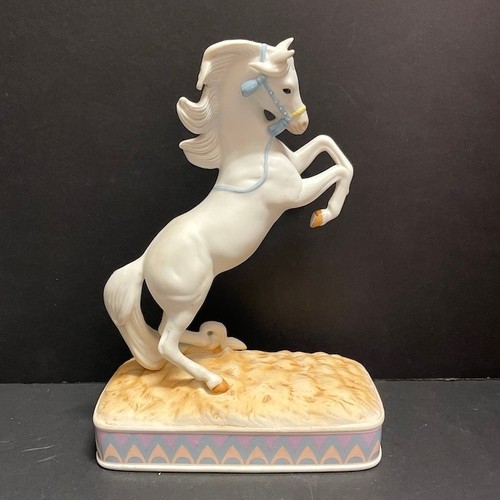 Statua statuina cavallo arabo