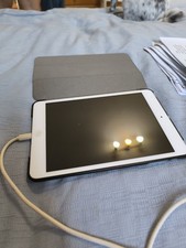 Apple iPad Air 2 - 9.7" - 16GB - Argento (MH2V2LL/A)