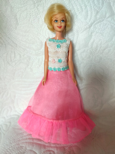 Barbie vintage con vestiti - barbie,