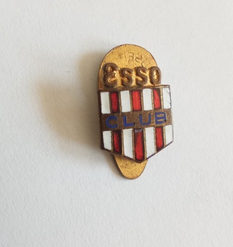 Boutonnière ancienne esso - ancienne,,