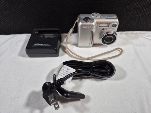 Nikon coolpix 775 megapixel - 775, 2