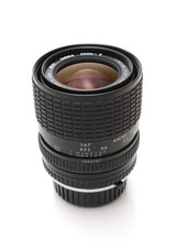 Obiettivo zoom corto Sigma 28-70 mm f3.5. Contax Yashica attacco C/Y, GWO.