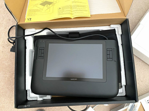 Wacom cintiq 12wx inch pen - 12-inch,