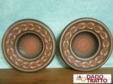 N. 2 PIATTI DA PARETE IN TERRA