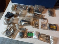 1 lot de pièces neuves