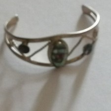 Bracciale rigido da donna di colore argento con abalone