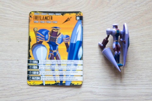 Figurina panini huntik - figurina,