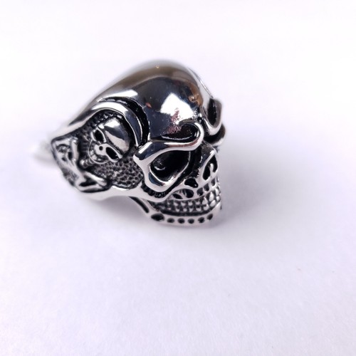 Anello uomo teschio acciaio