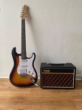 Harley Benton ST-20HSS SB Standard Series, con amplificatore VOX Pathfinder + cinghia