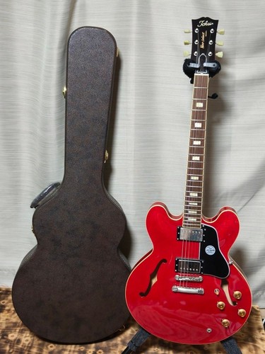 Chitarra elettrica semivuota