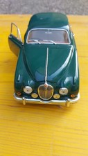 JAGUAR MK II  1959   -  Vintage  diecast  1:18  Scale model