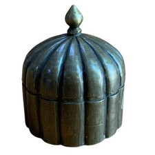 Scatola in ottone vecchia o