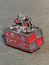SPILLA BADGE MONTY PYTHON HY