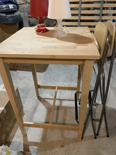 Tavolo alto con sgabelli - tavolo,