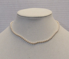 Collana di perle simulate