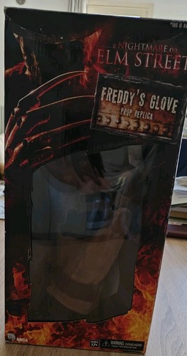 Neca freddy glove a - glove,