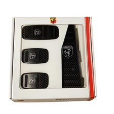 Pedali e poggiapiedi in fibra