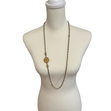 Collana lunga ciondolo tondo CHANEL marchio CoCo medaglia oro made in France autentica
