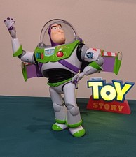 BUZZ LIGHTYEAR Signature White