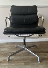 Sedia gruppo Eames EA408S in