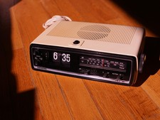 Siemens Sanyo Flip Clock Radio