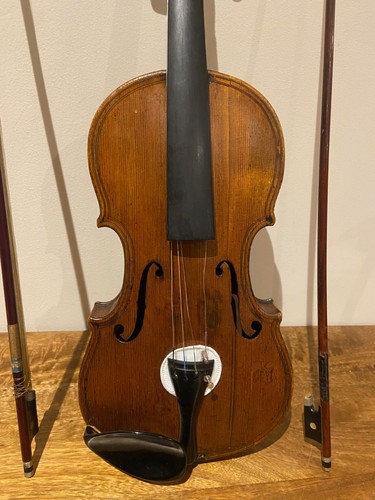 Antico violino etichettato - ,
