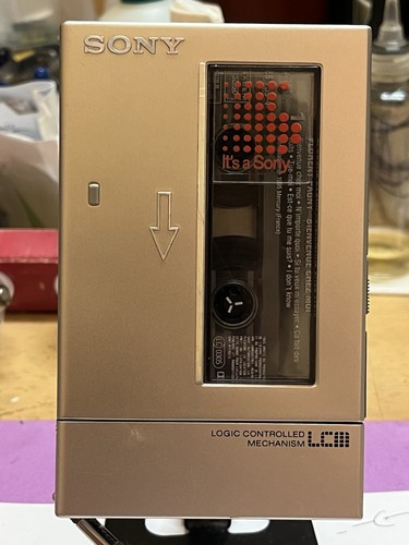 Sony portable cassette - 🟡sony,