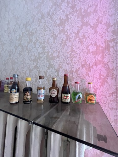 Stock bottiglie liquore - liquore, in